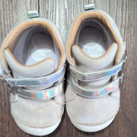 Sparkly White Kids Shoes with Holographic Straps - Picture 5 of 5